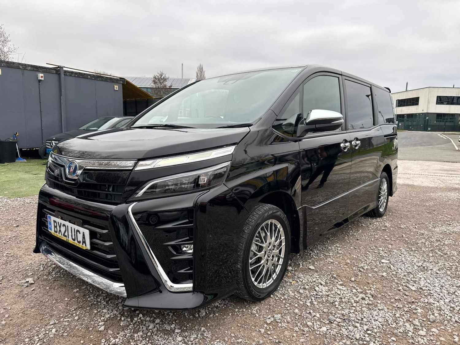 Used Toyota Voxy for sale - 77818040: Photo 8