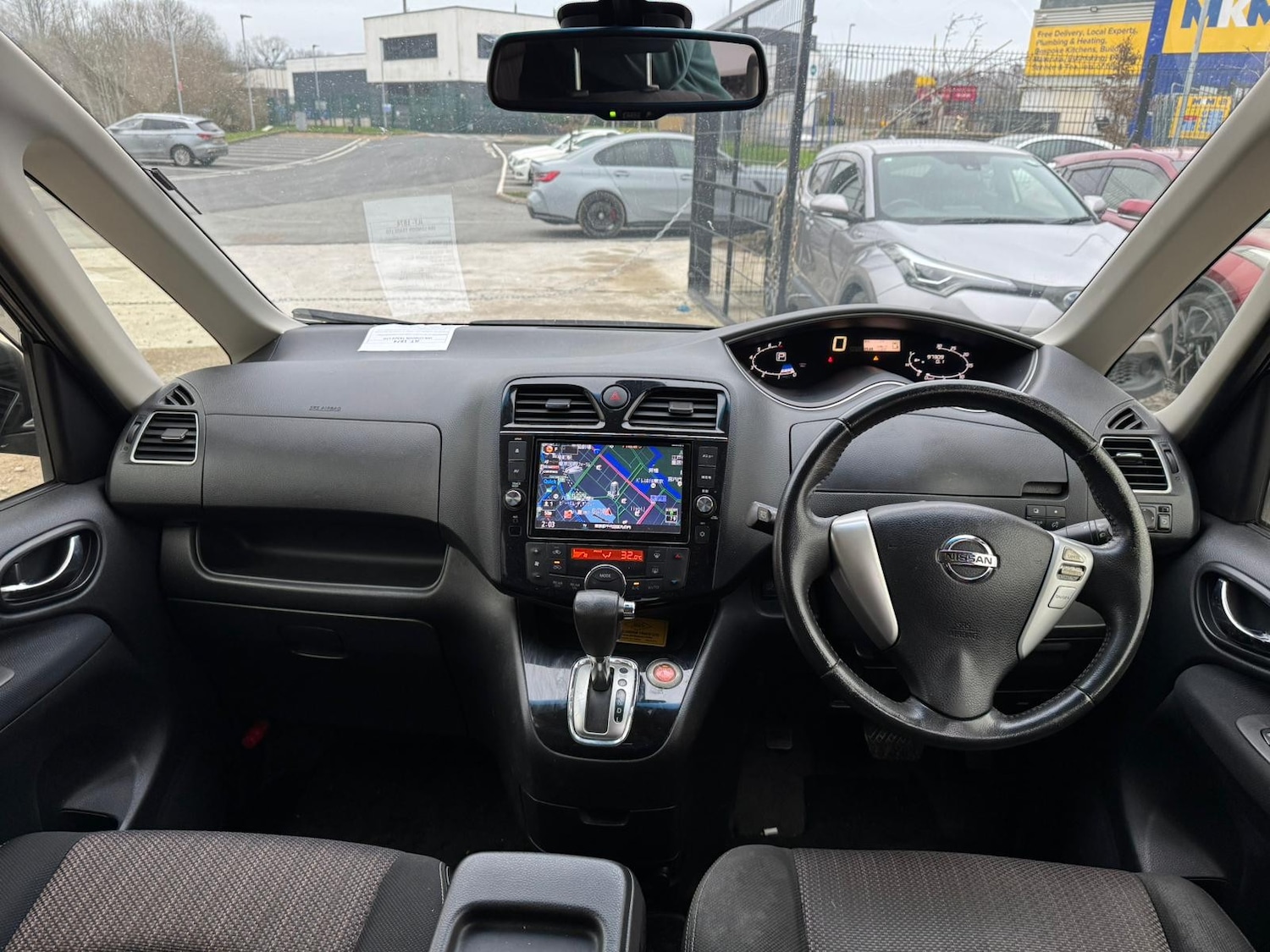 Used Nissan Serena for sale - 77814935: Photo 13