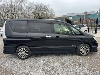Used Nissan Serena 2015 for sale - 77814935: Photo