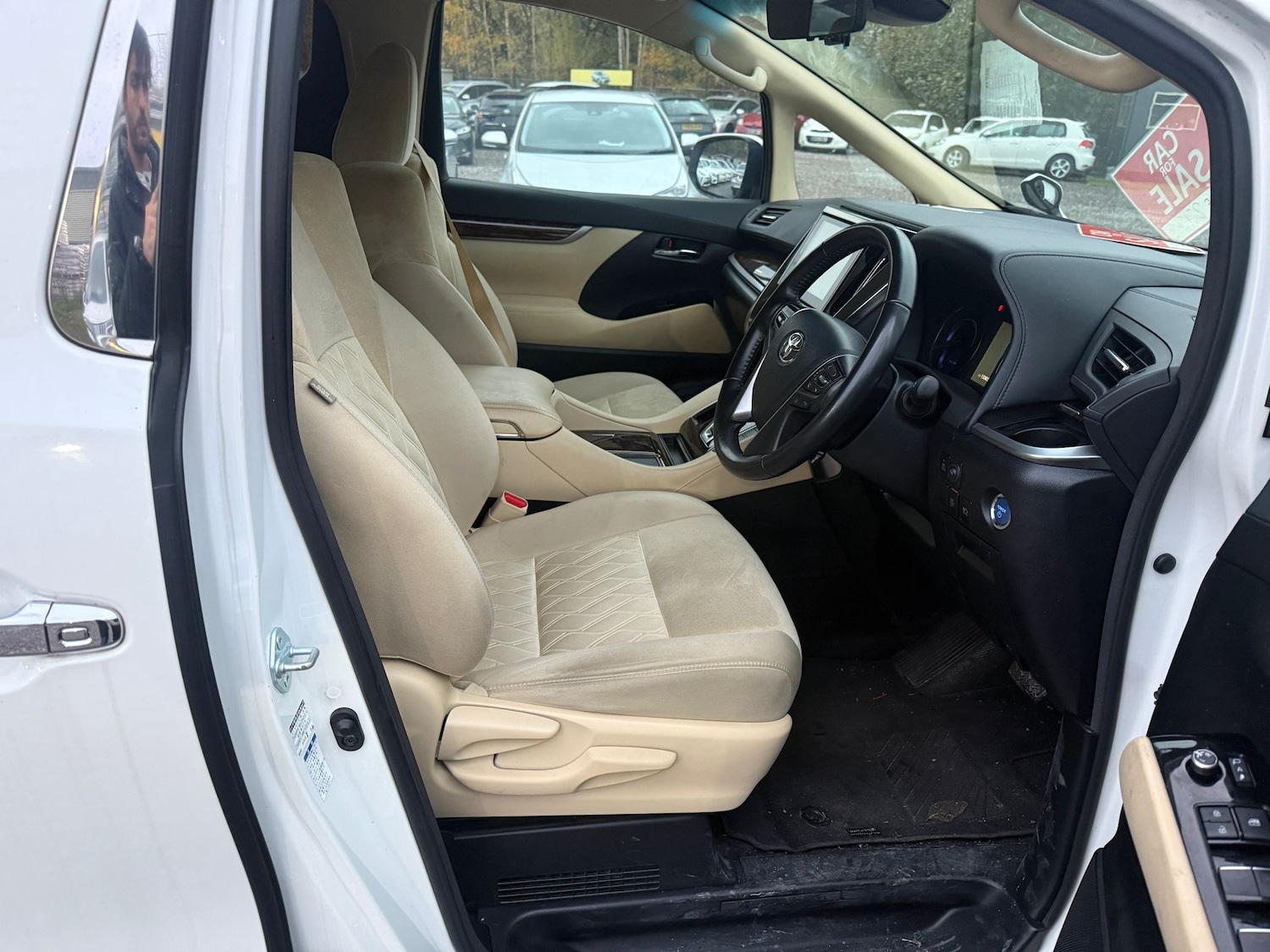 Used Toyota Alphard for sale - 76477458: Photo 11