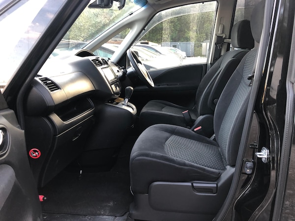 Used Nissan Serena for sale - 76249612: Photo 18