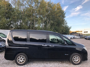 Used Nissan Serena for sale - 76249612: Photo 2
