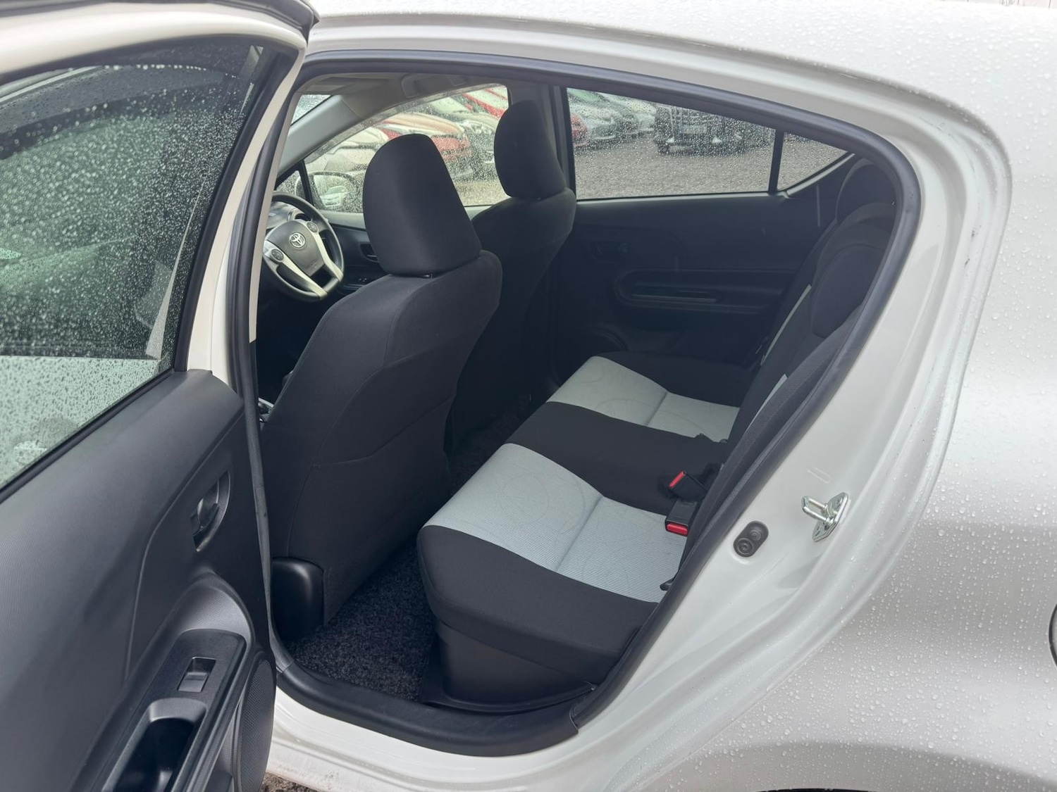 Used Toyota Aqua for sale - 77401410: Photo 17