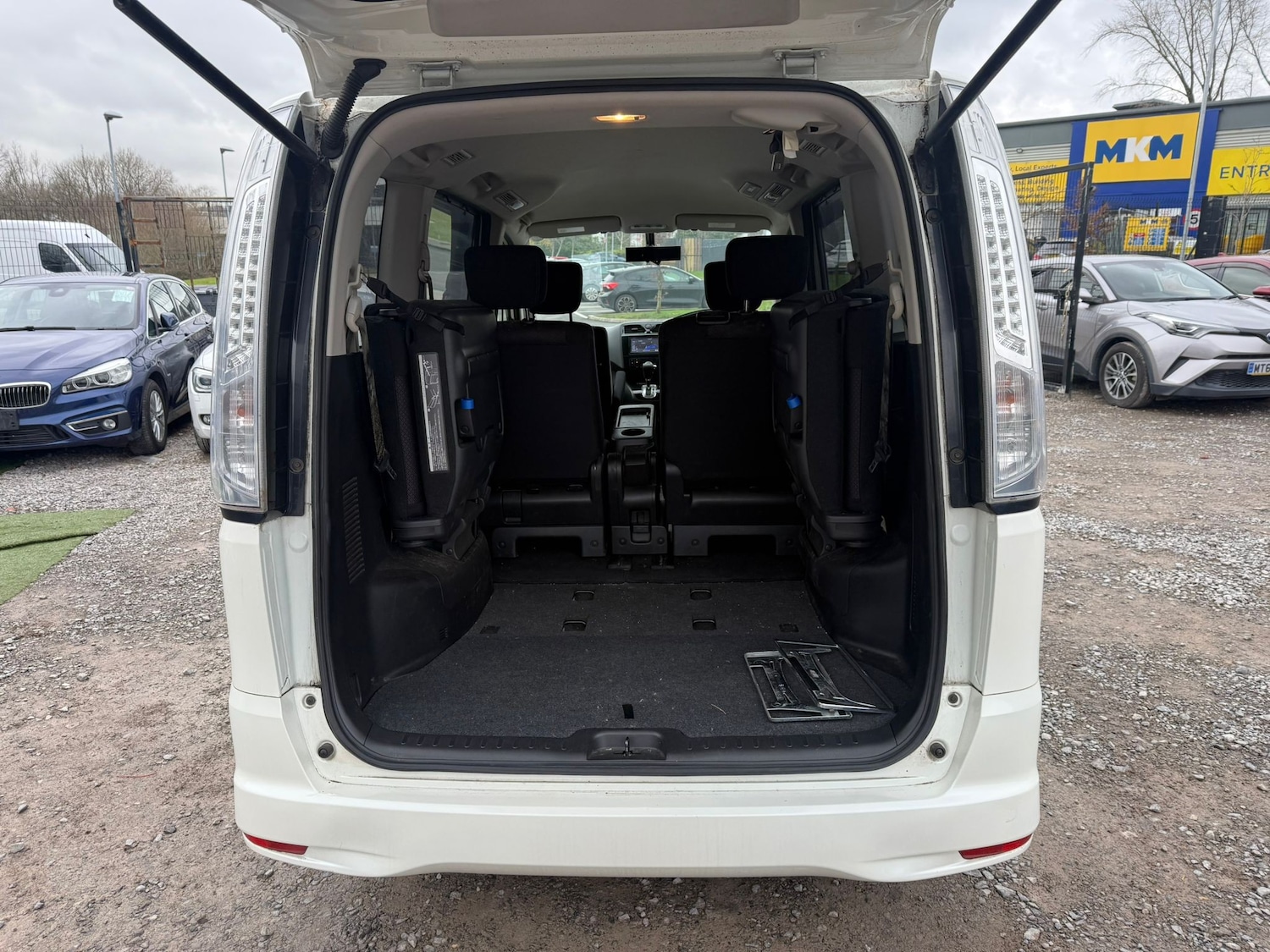 Used Nissan Serena 2026 for sale - 77307742: Photo 13