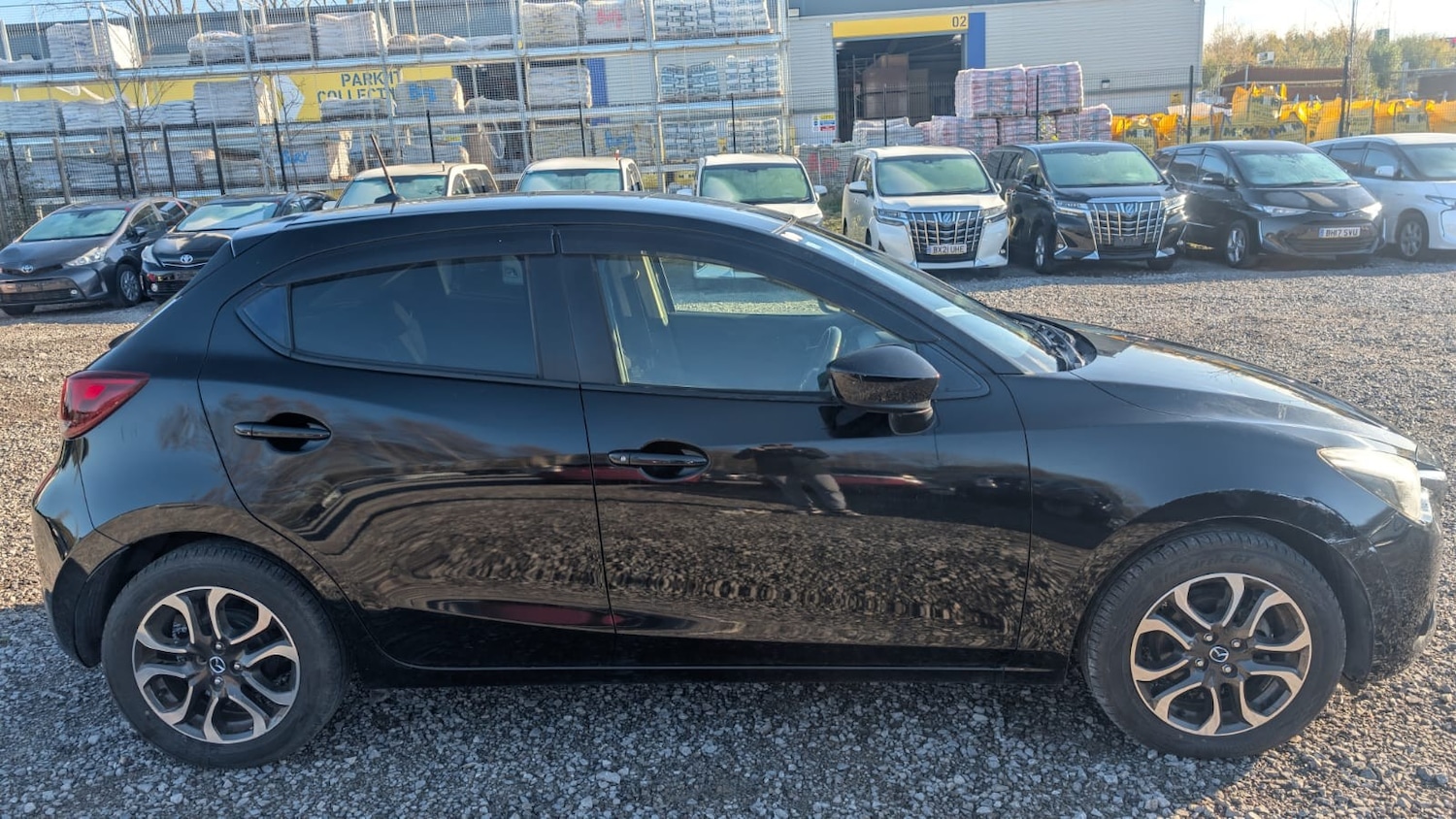 Used Mazda Demio 2025 for sale - 78026266: Photo 2