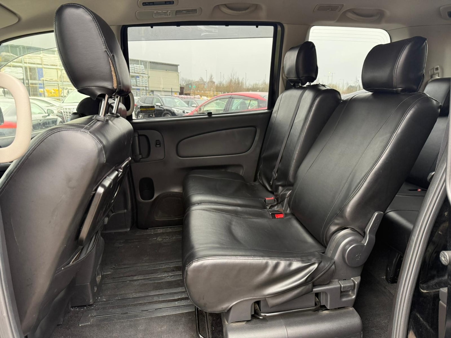 Used Nissan Serena for sale - 77436306: Photo 17