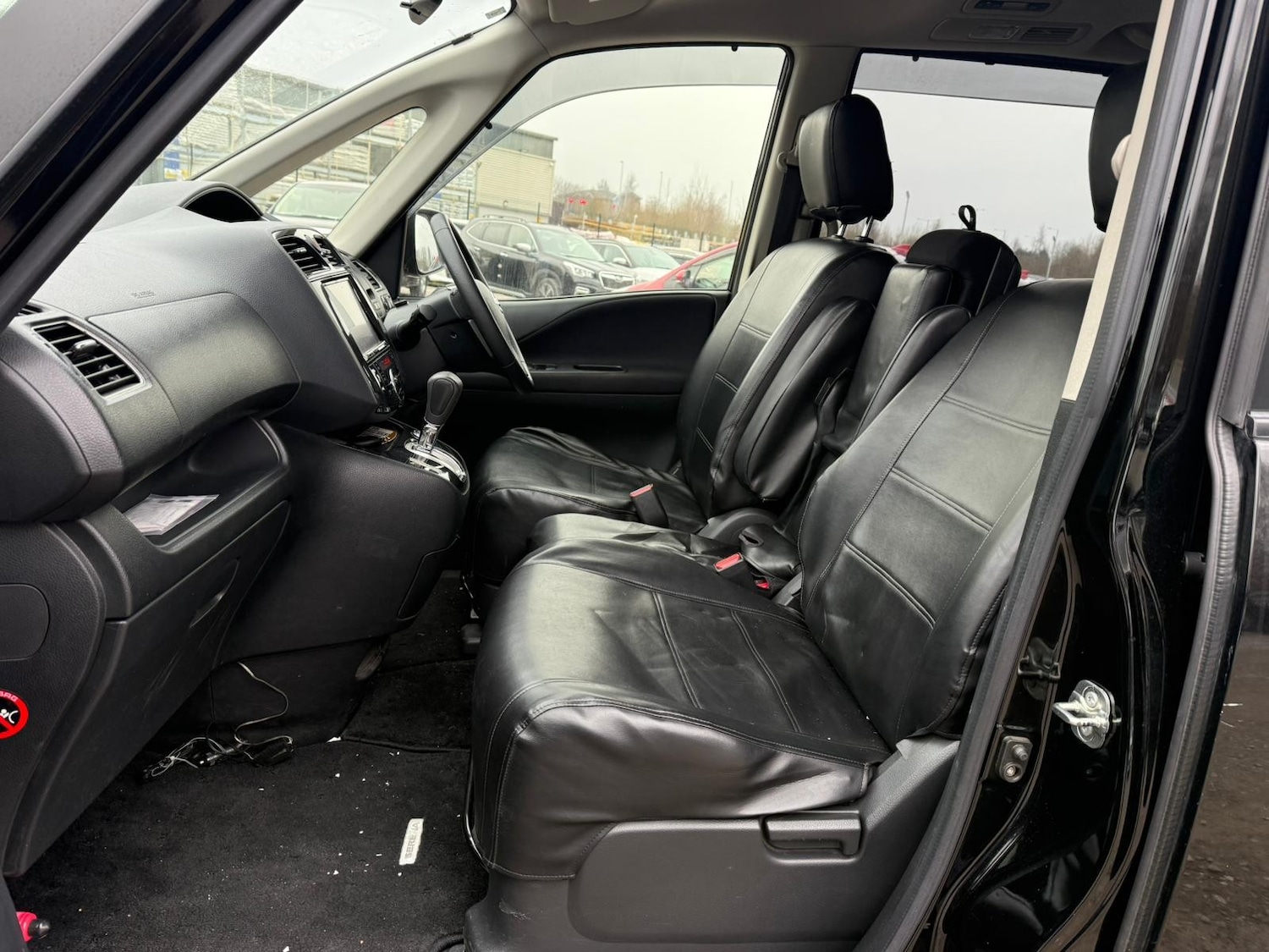 Used Nissan Serena for sale - 77436306: Photo 18