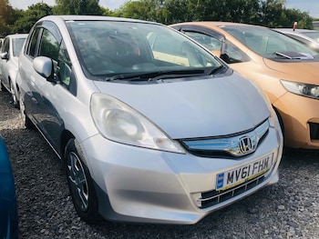 2025 - 1 330 CC HONDA FIT HYBRID