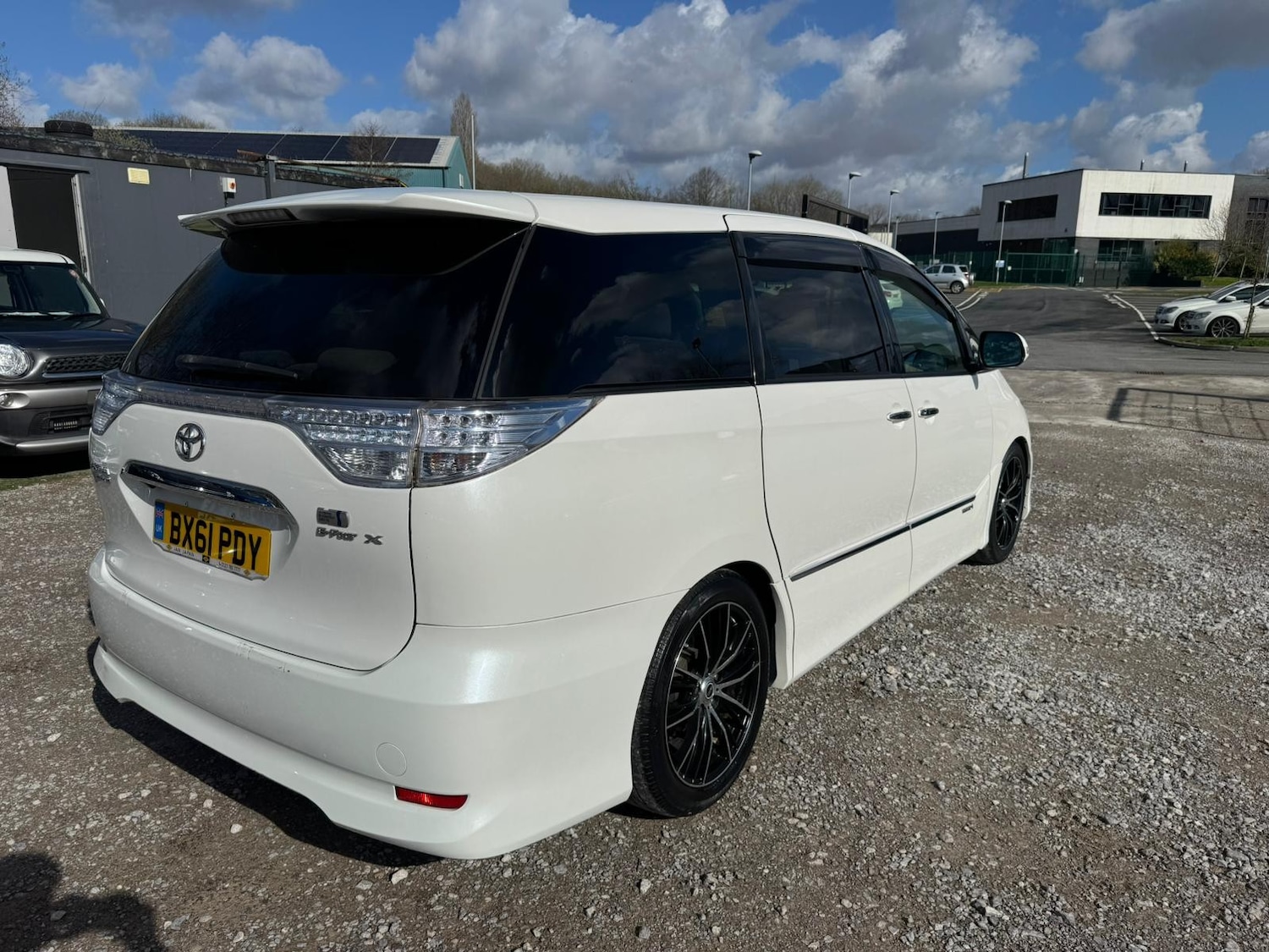 Used Toyota Estima for sale - 77897419: Photo 3