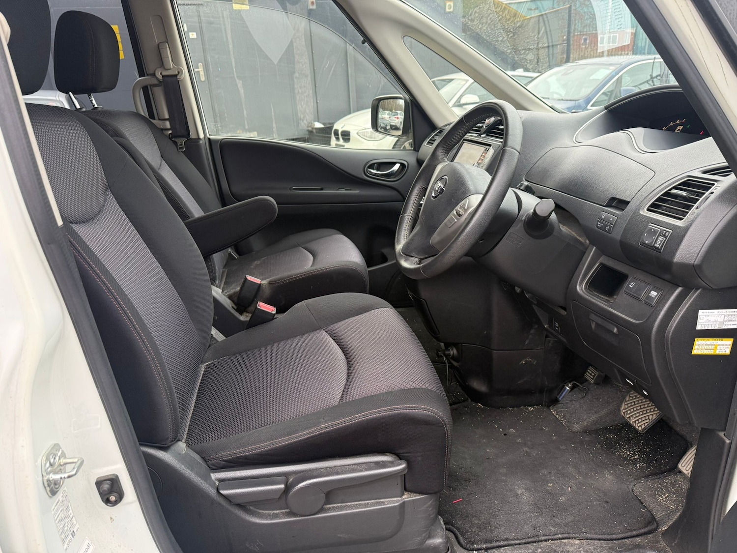Used Nissan Serena 2026 for sale - 77323995: Photo 11