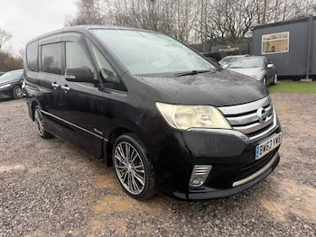 1 990cc CC NISSAN SERENA