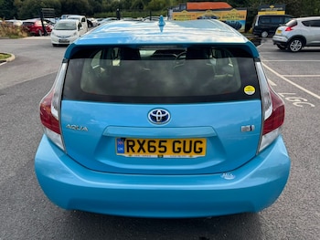 Used Toyota Aqua 2015 for sale - 79612688: Photo