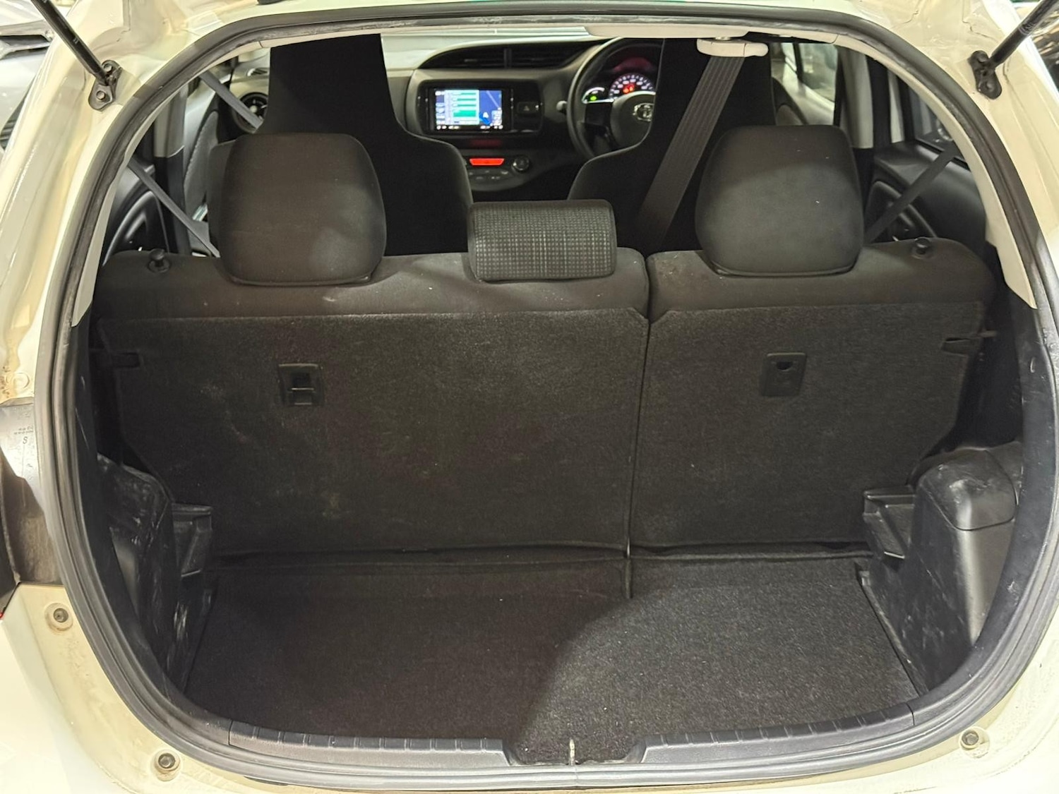 Used Toyota Vitz for sale - 77193737: Photo 16