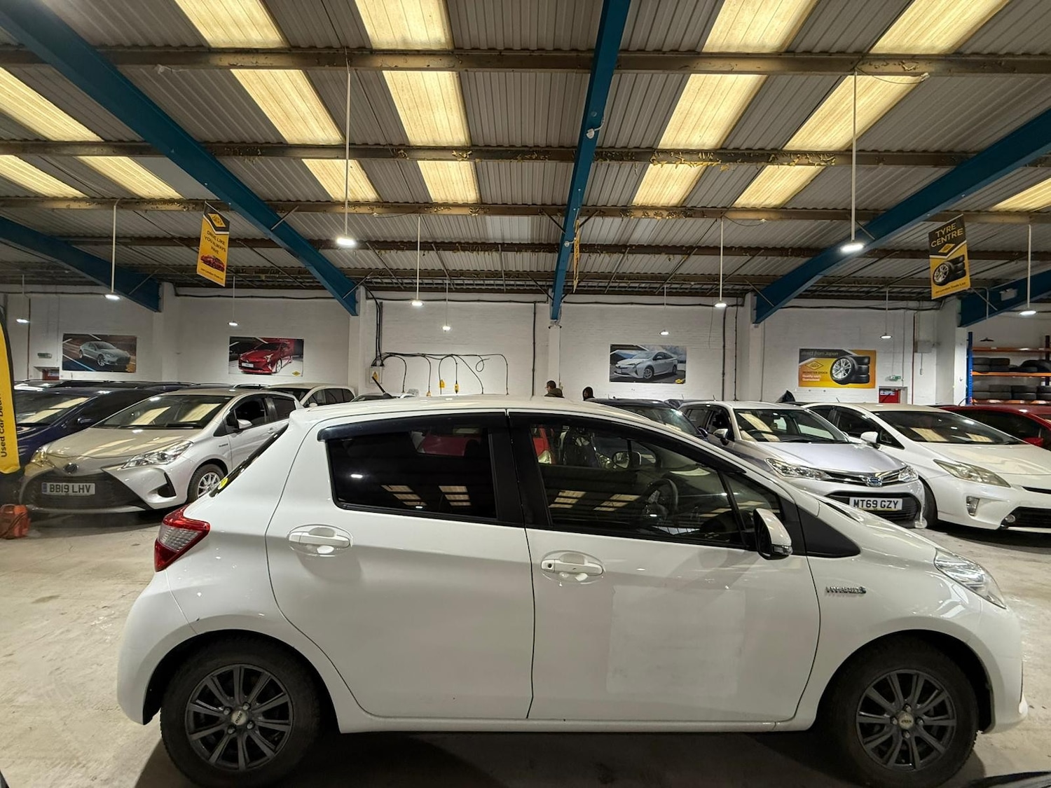 Used Toyota Vitz for sale - 77193737: Photo 2