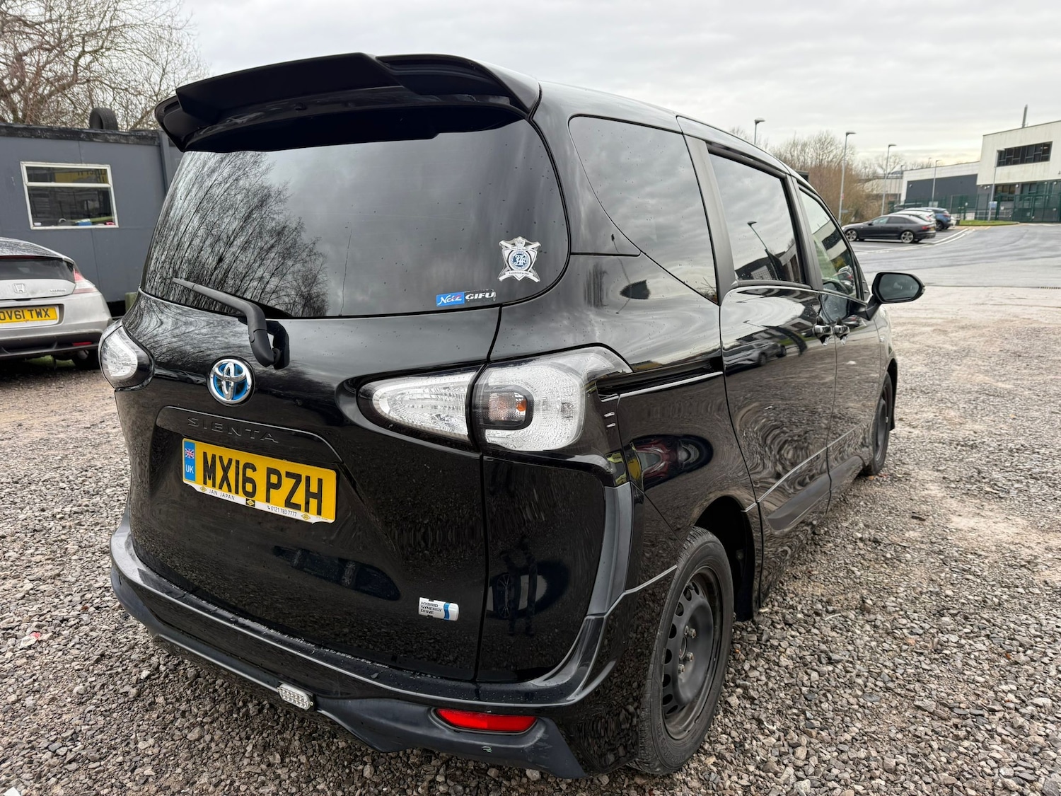 Used Toyota Sienta for sale - 77165815: Photo 3