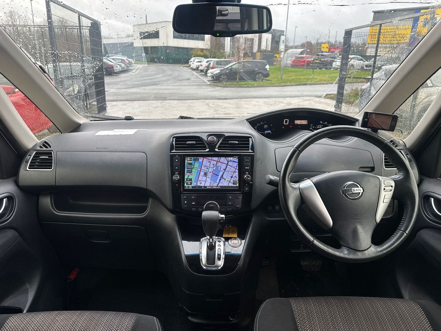 Used Nissan Serena for sale - 77483287: Photo 13