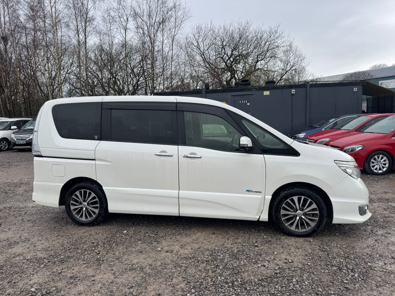 Used Nissan Serena for sale - 77483287: Photo 2
