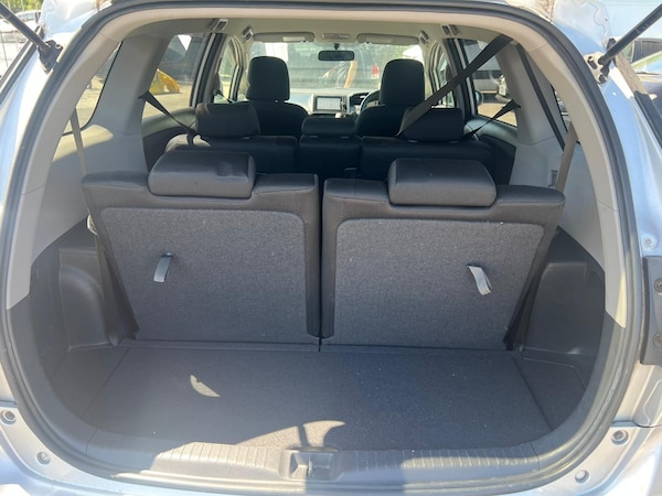 Used Toyota Wish for sale - 74688502: Photo 11