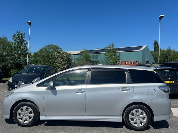 Used Toyota Wish for sale - 74688502: Photo 15