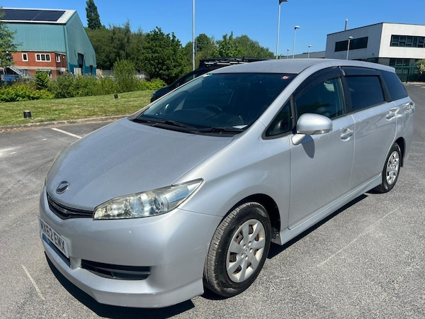 Used Toyota Wish for sale - 74688502: Photo 17