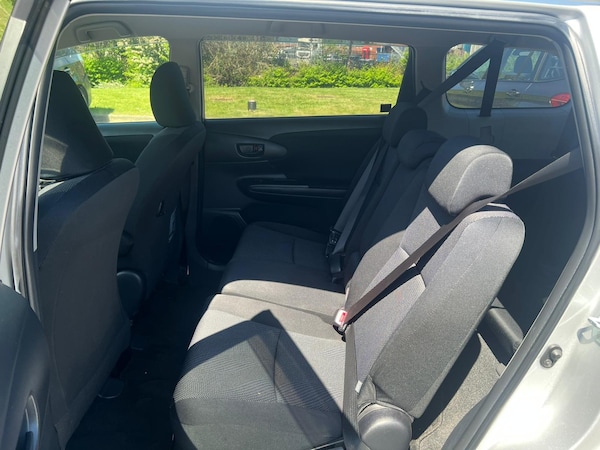 Used Toyota Wish for sale - 74688502: Photo 24