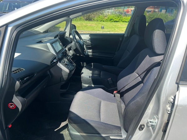 Used Toyota Wish for sale - 74688502: Photo 25