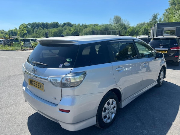Used Toyota Wish for sale - 74688502: Photo 7