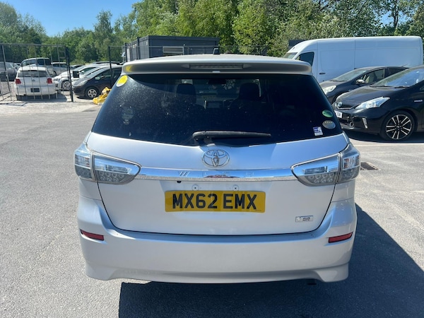 Used Toyota Wish for sale - 74688502: Photo 8