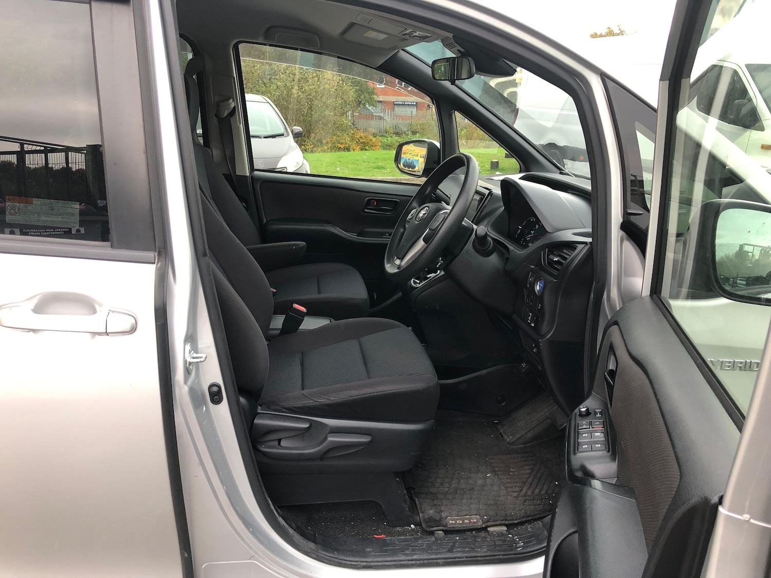 Used Toyota Noah 2025 for sale - 76317408: Photo 10