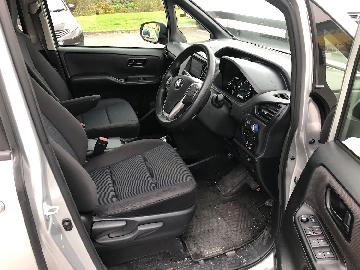 Used Toyota Noah 2025 for sale - 76317408: Photo 12