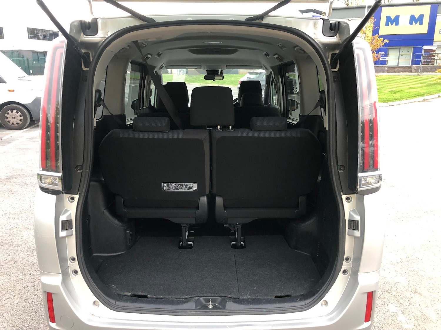 Used Toyota Noah 2025 for sale - 76317408: Photo 17