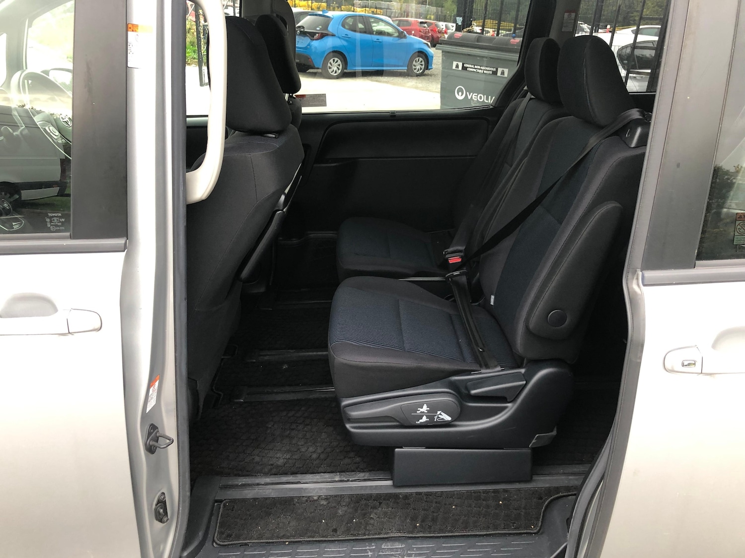 Used Toyota Noah 2025 for sale - 76317408: Photo 18