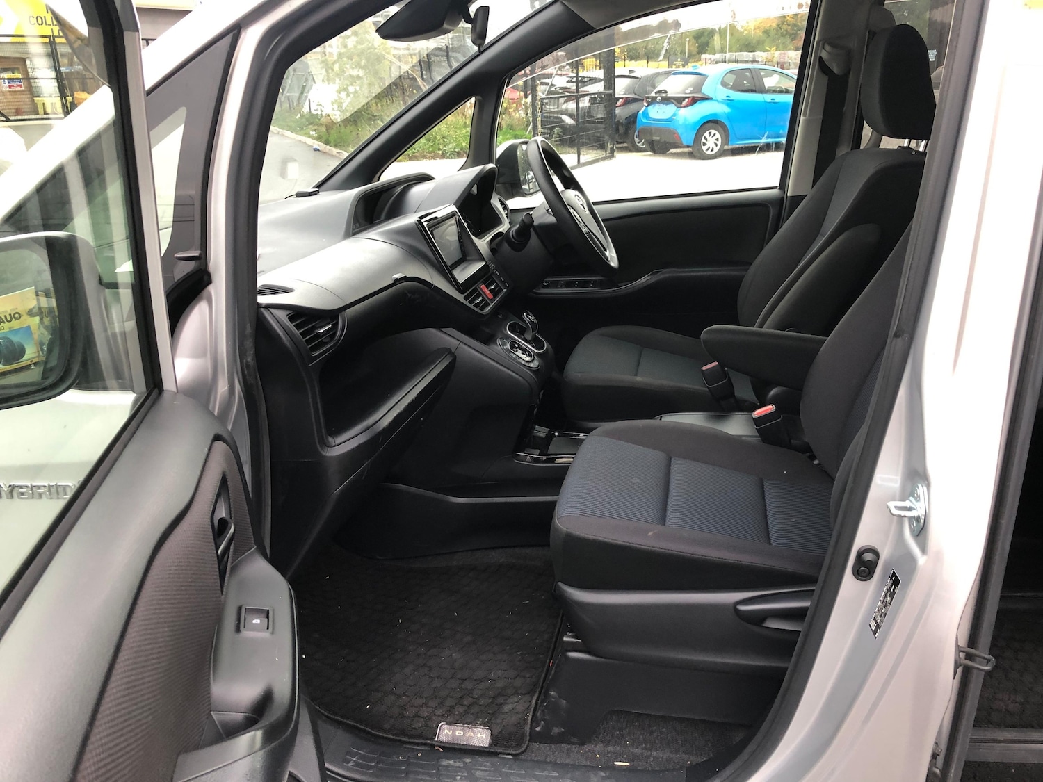 Used Toyota Noah 2025 for sale - 76317408: Photo 19
