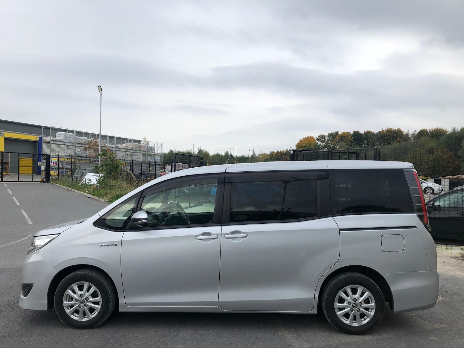 Used Toyota Noah 2025 for sale - 76317408: Photo 7