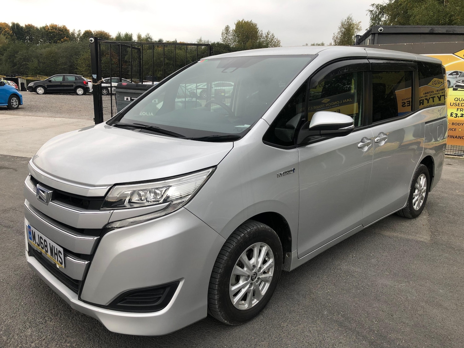Used Toyota Noah 2025 for sale - 76317408: Photo 8