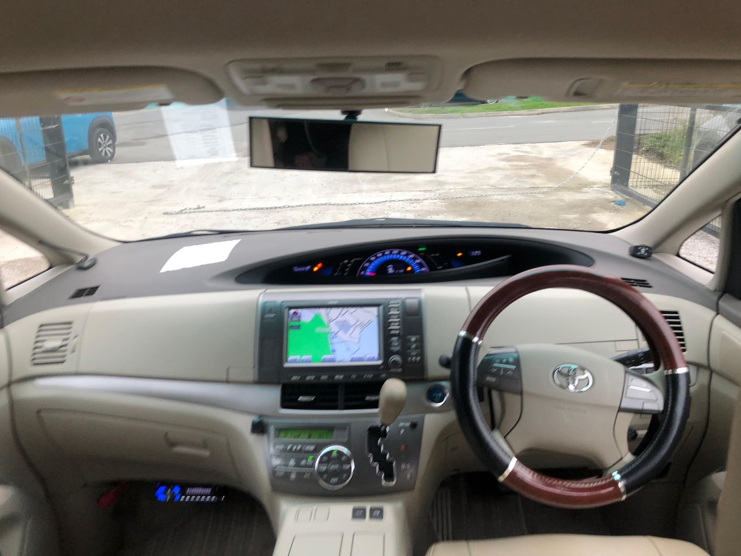 Used Toyota Estima for sale - 77834703: Photo 12