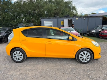 Used Toyota Aqua 2013 for sale - 79405254: Photo