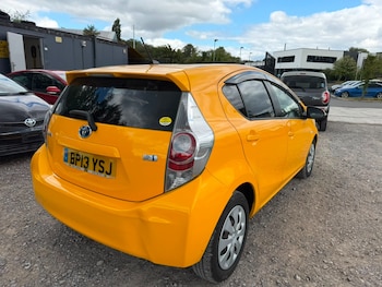 Used Toyota Aqua 2013 for sale - 79405254: Photo