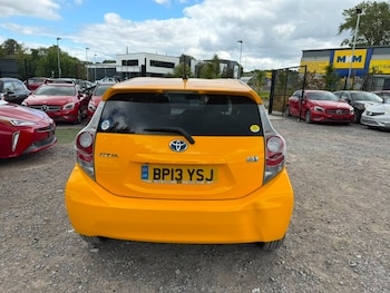 Used Toyota Aqua 2013 for sale - 79405254: Photo