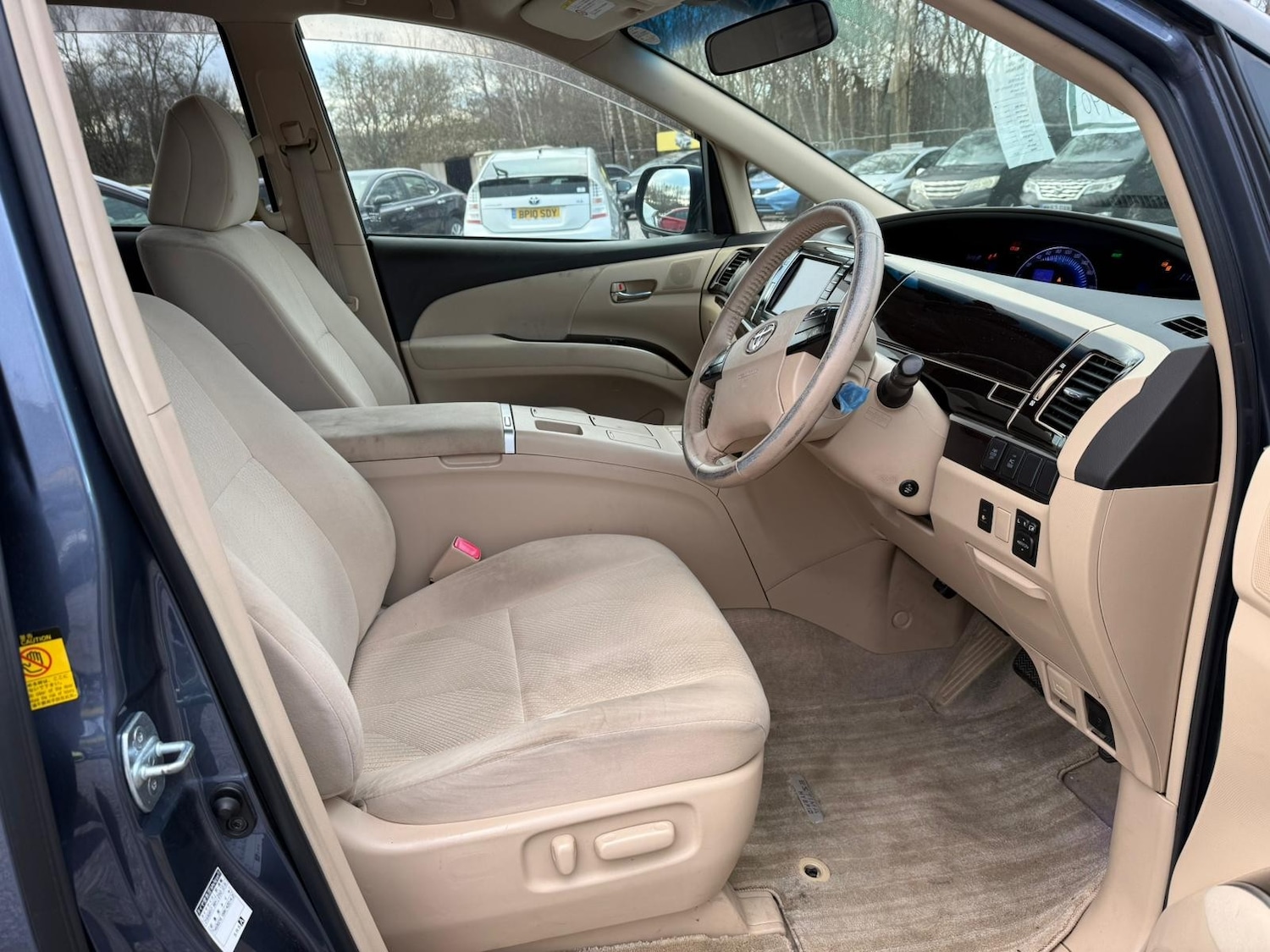 Used Toyota Estima 2025 for sale - 77059478: Photo 11