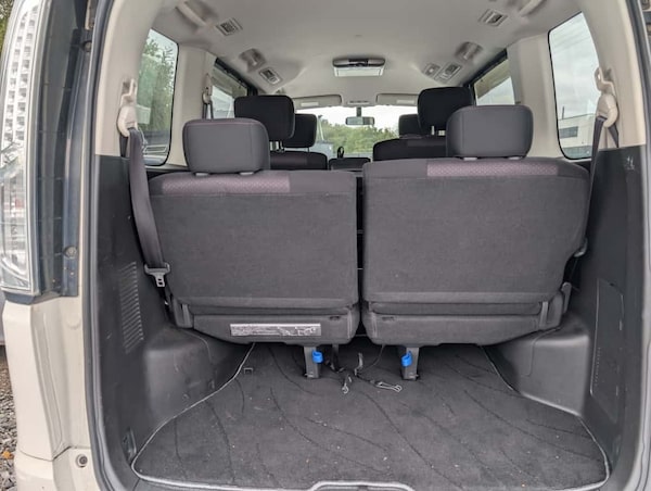 Used Nissan Serena for sale - 76217647: Photo 12