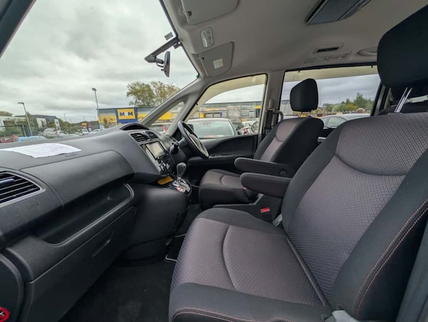 Used Nissan Serena for sale - 76217647: Photo 14
