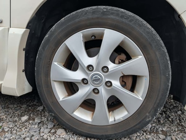 Used Nissan Serena for sale - 76217647: Photo 17
