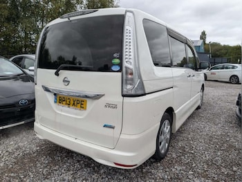Used Nissan Serena for sale - 76217647: Photo 3