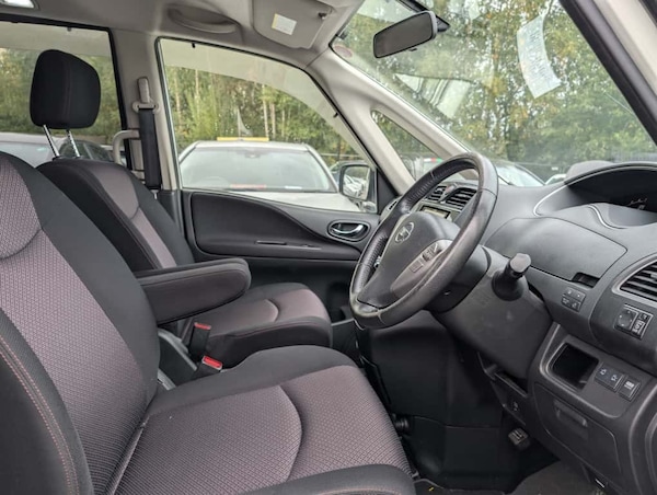 Used Nissan Serena for sale - 76217647: Photo 7