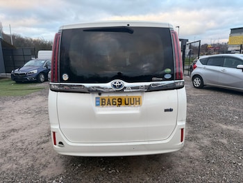 Used Toyota Noah 2020 for sale - 77241494: Photo