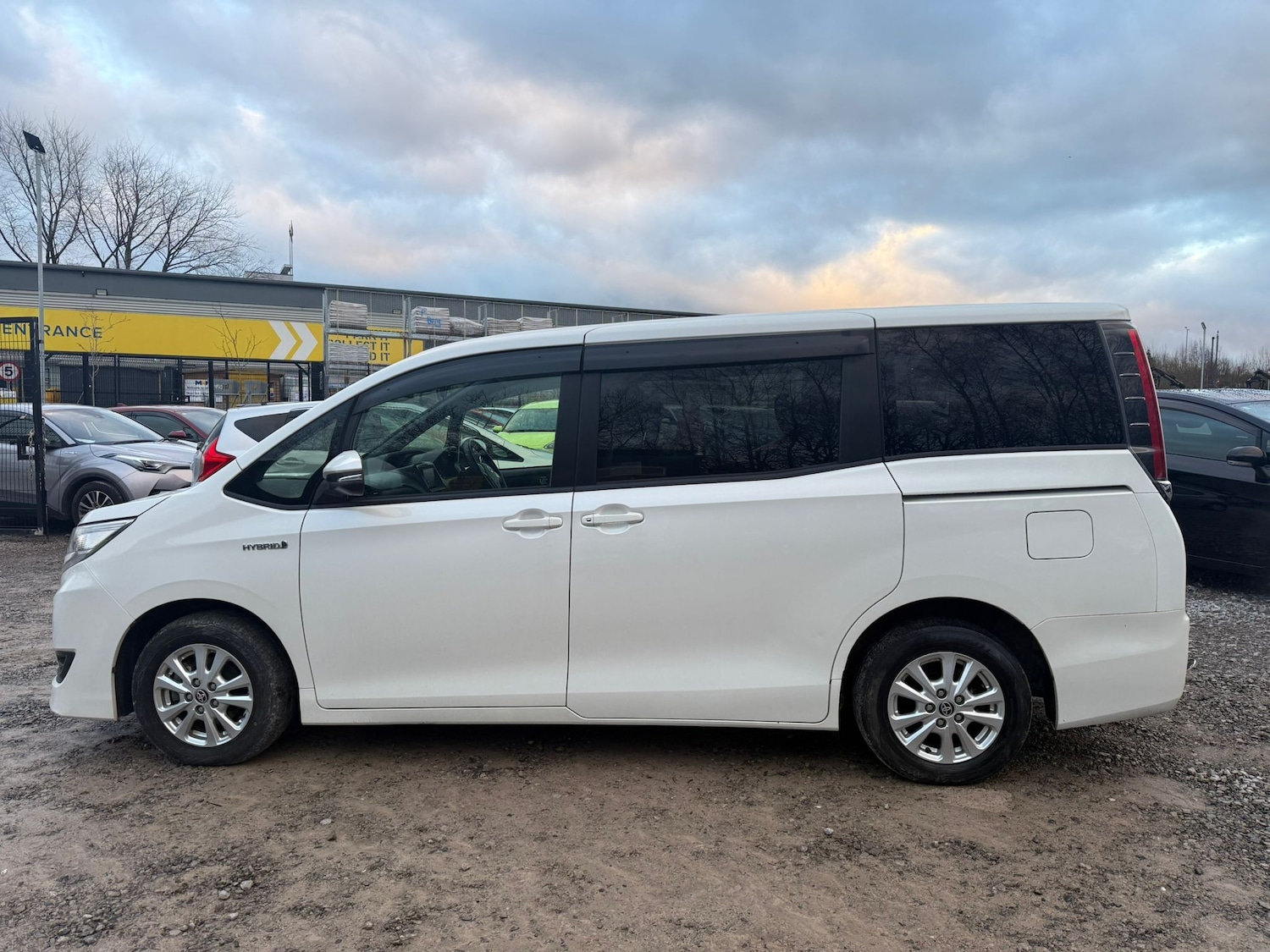 Used Toyota Noah for sale - 77241494: Photo 7