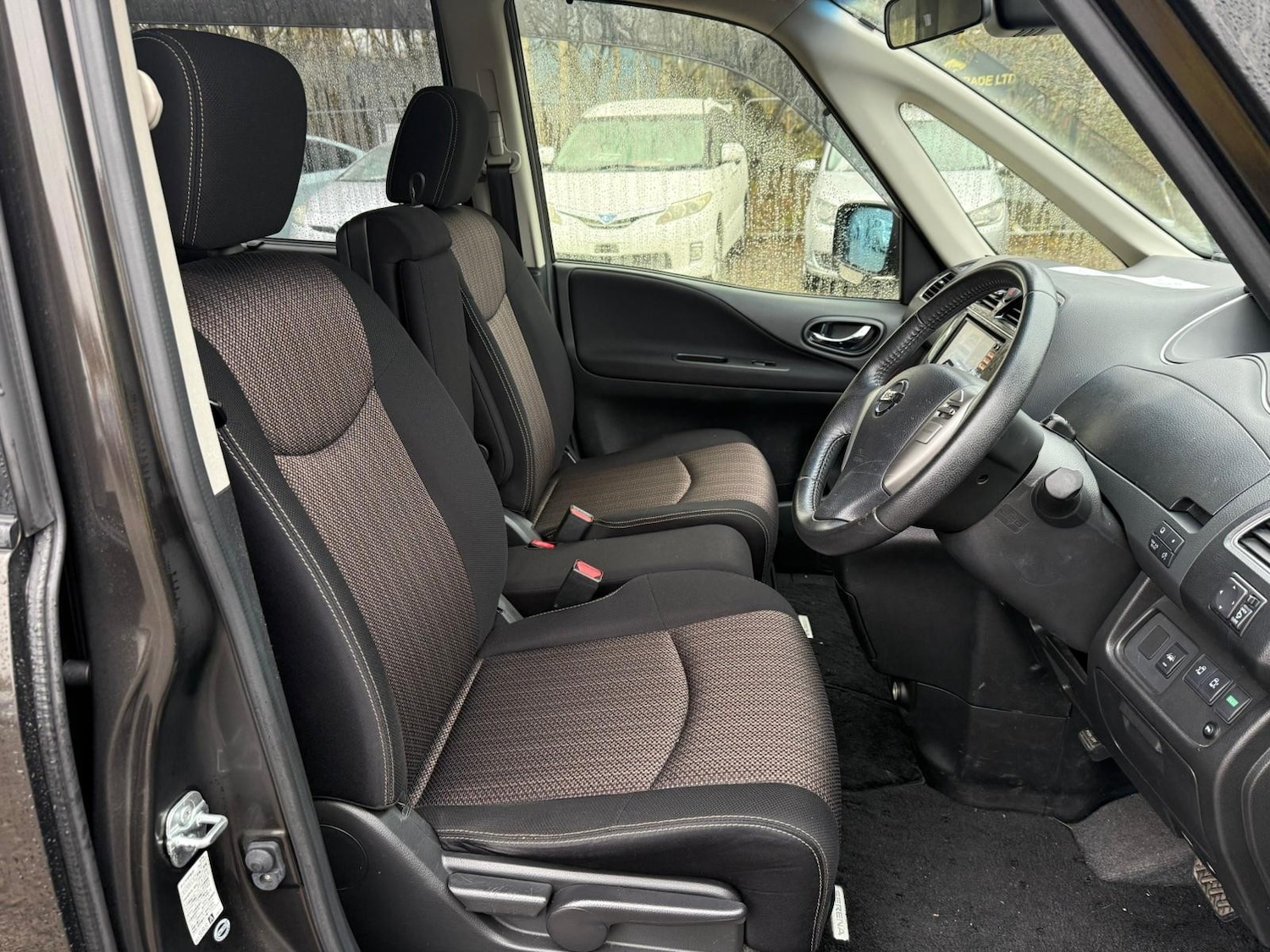 Used Nissan Serena for sale - 76896386: Photo 10