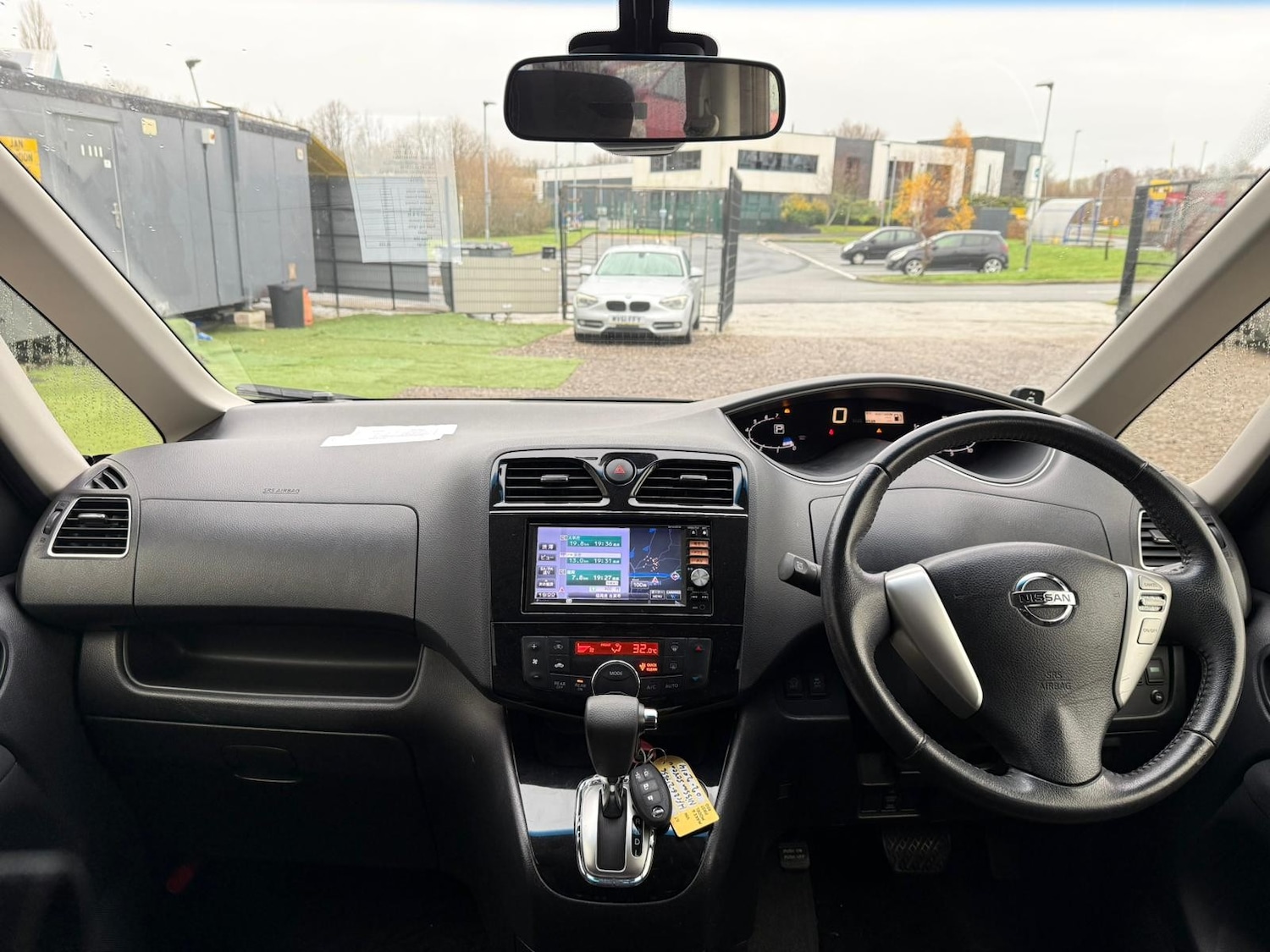 Used Nissan Serena for sale - 76896386: Photo 12