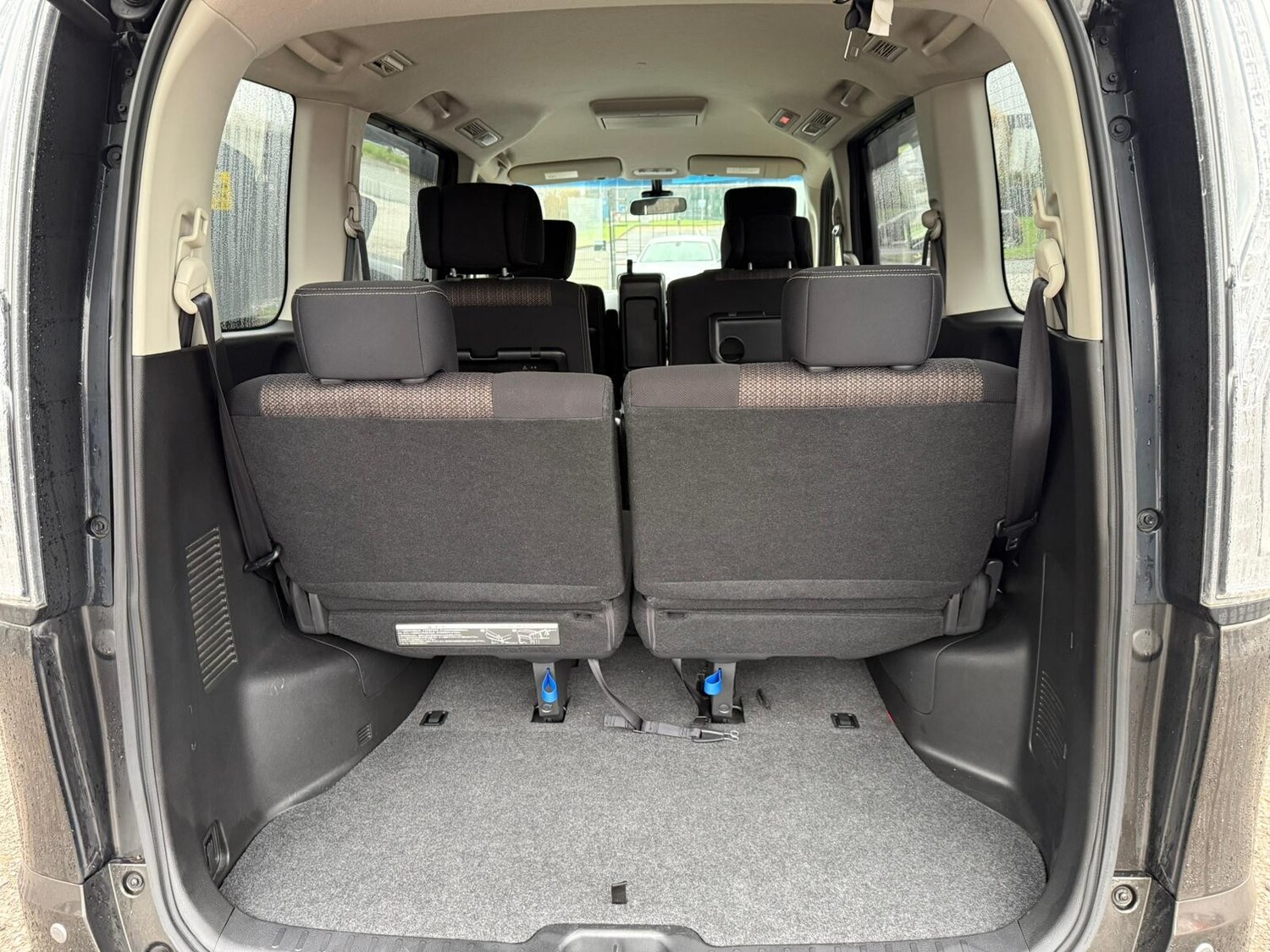 Used Nissan Serena for sale - 76896386: Photo 15